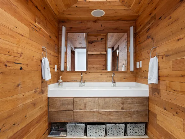 7807 Ridge Boulevard image 12 of 21