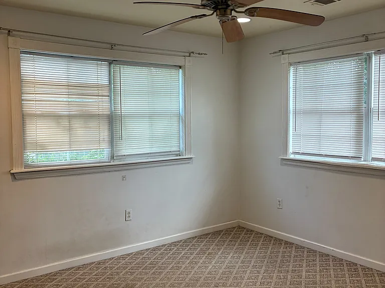 5830 Willow St #5830 — Photo 6