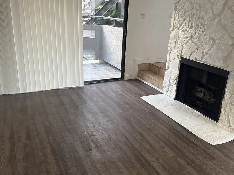 Blumax Burbank LLC — Photo 4