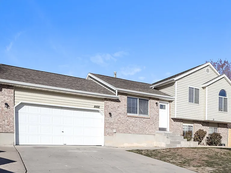 8492 S Merrick Ct — Photo 1