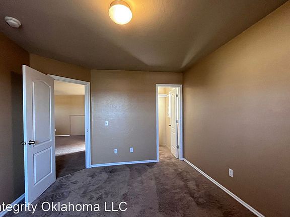 5th image of 8529 SW 49th Cir