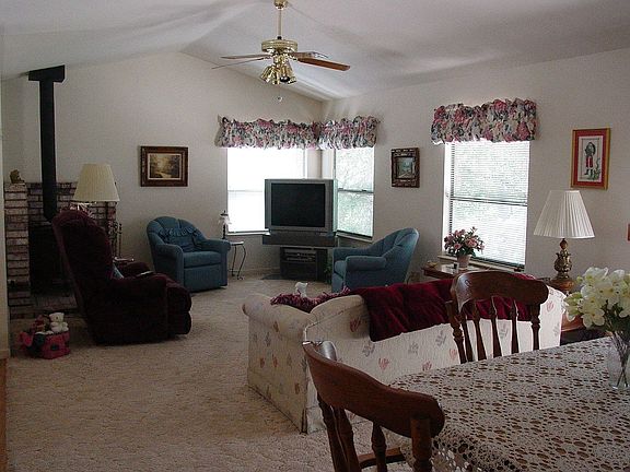 Wonderful open living and dinning room.