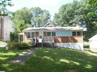 216 River Rd, Waynesboro, VA 22980