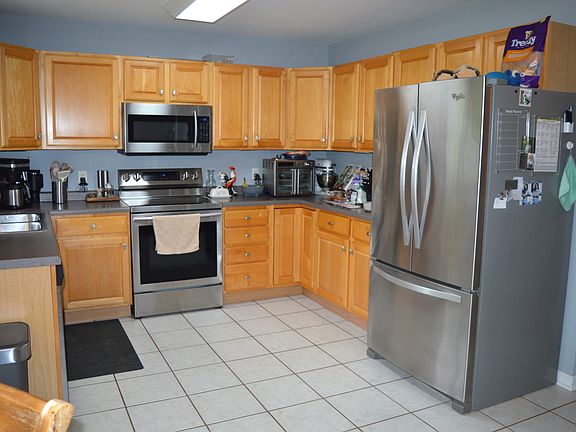 5th image of 3175 Selkirk Dr