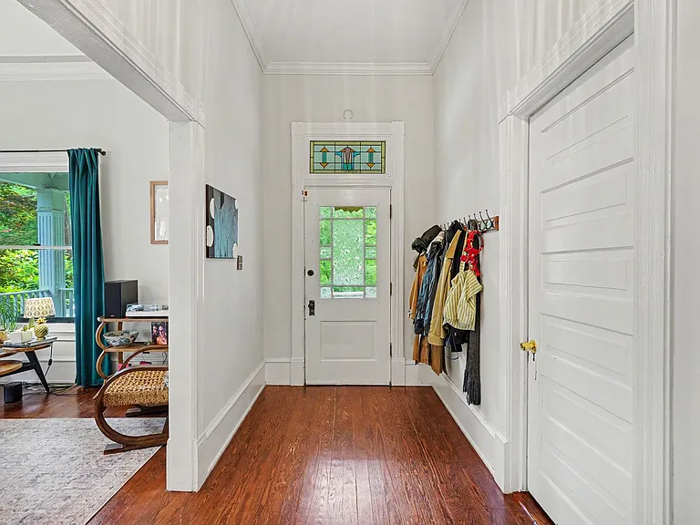 623 Cherokee Ave SE — Photo 8