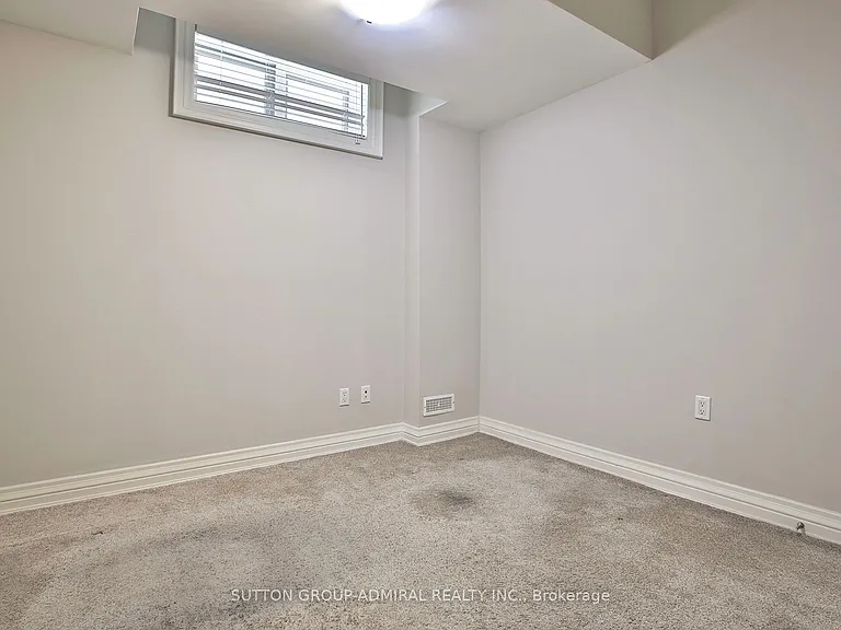 21 Dunblaine Ave — Photo 31