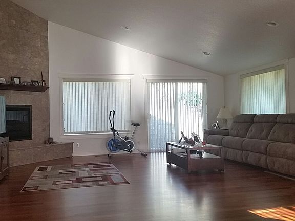 3rd image of 11303 NW 9th Ave