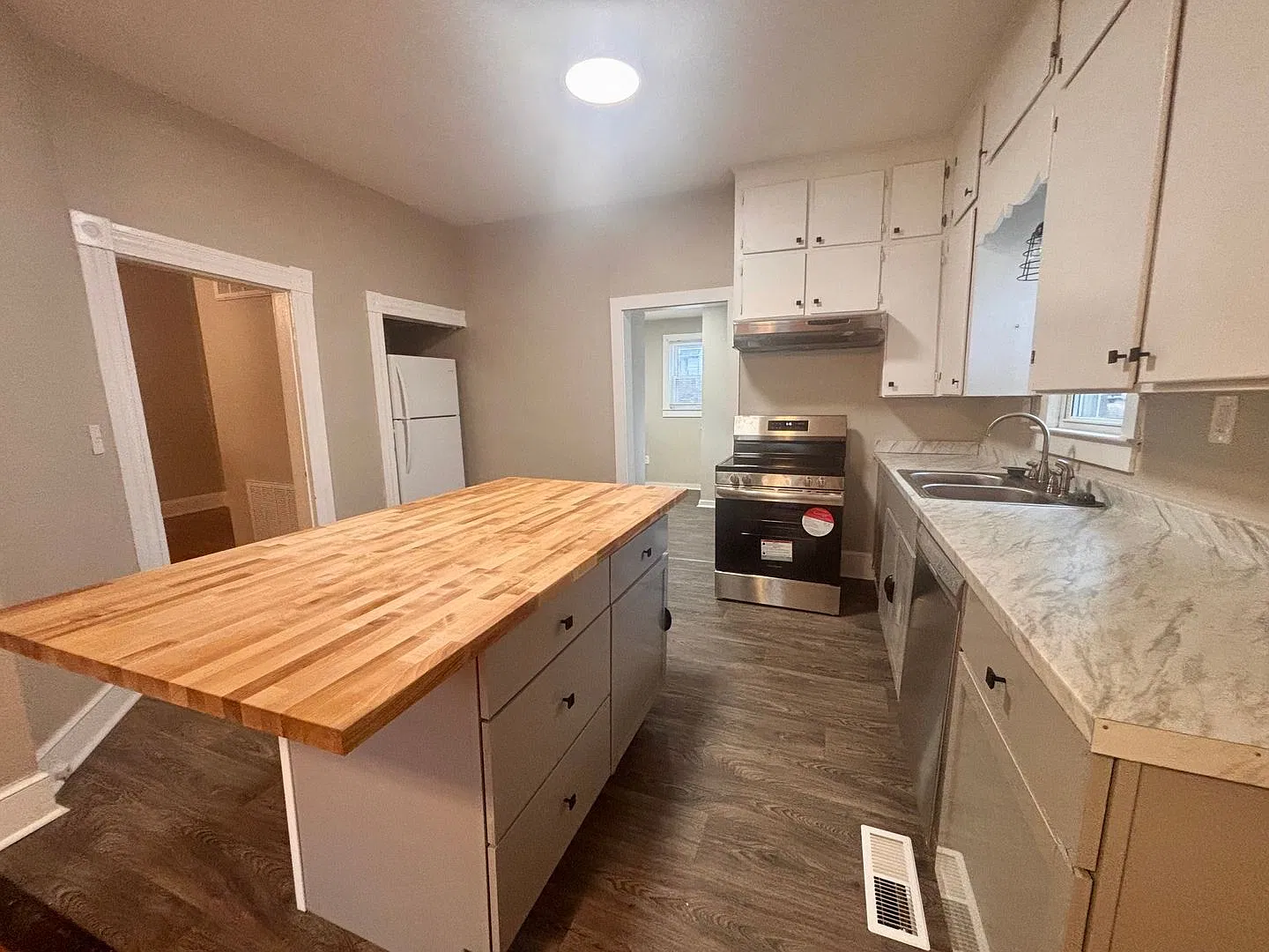 You'Re Here. You'Re Home. You'Re Happy.-Short Term Rental Options Available — Photo 2