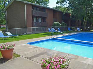 460 S Main St APT 21D, North Syracuse, NY 13212