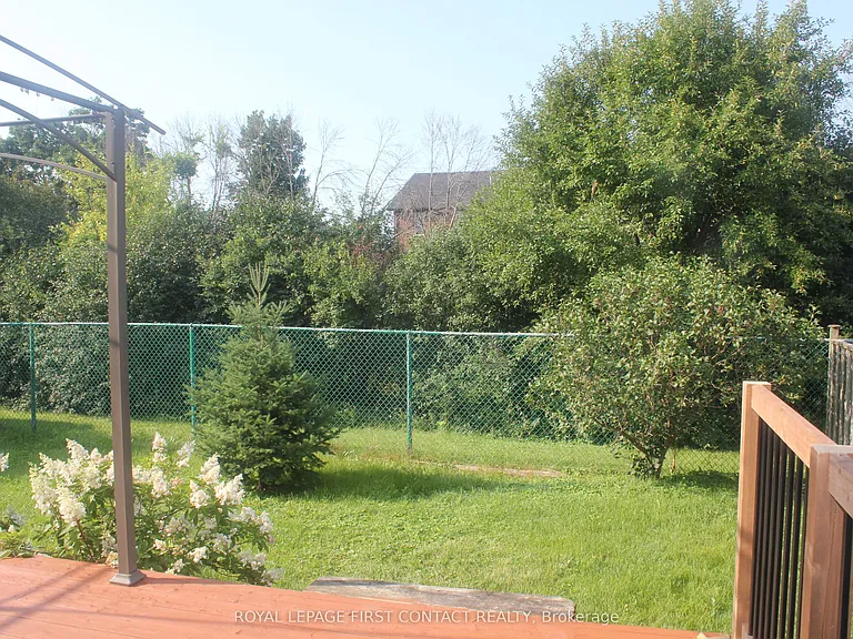 16 Rosenfeld Dr — Photo 26