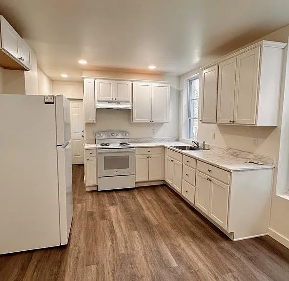 829 Linden Ave #2 — Photo 4