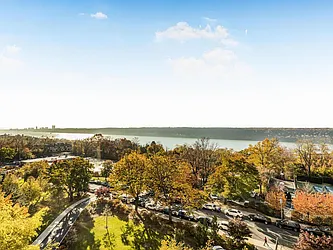 5800 Arlington Avenue, #9P