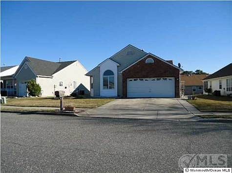 3rd image of 10 Sandhurst Ct