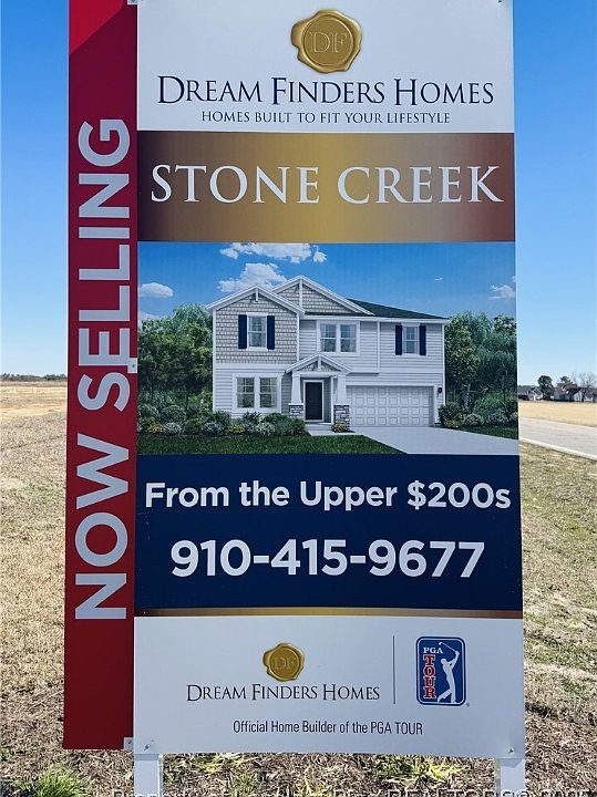 2nd image of 340 Dartmoor Ln