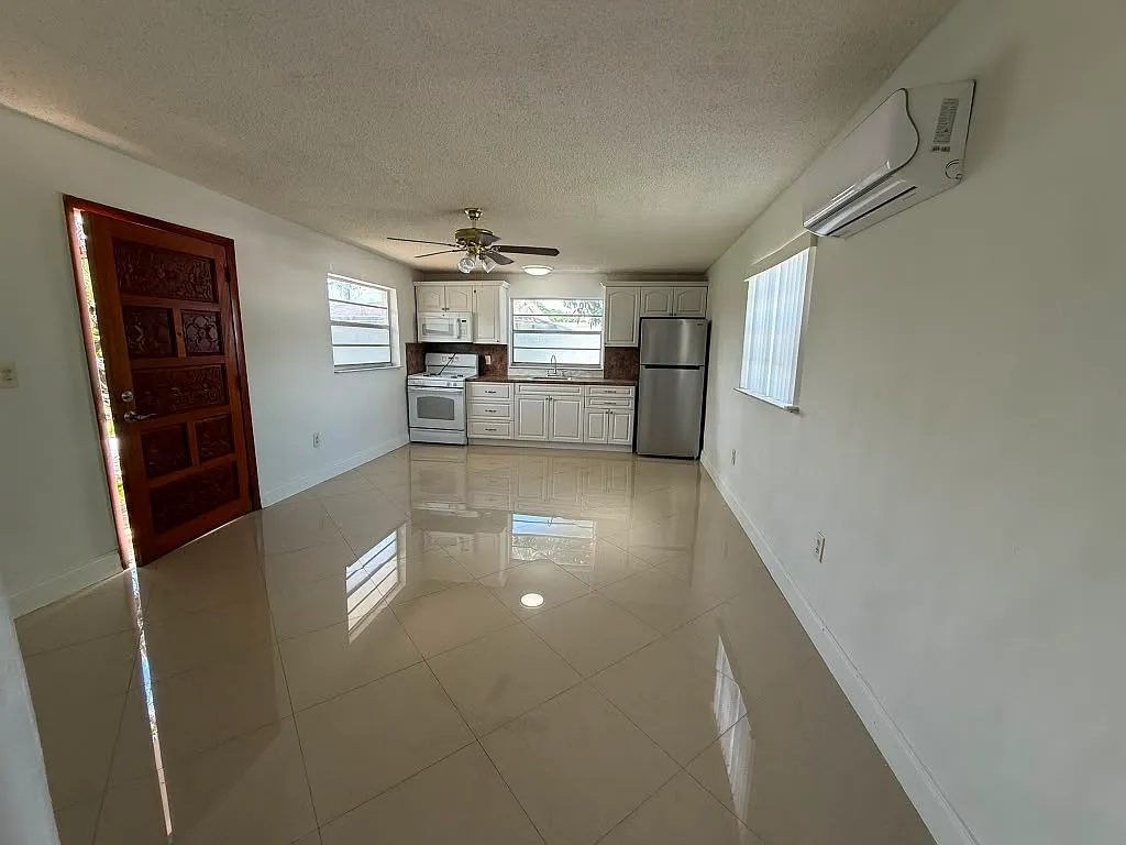 1 bed, $2,000 — Photo 3