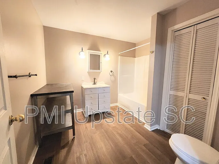 101 Silver St #101 — Photo 8