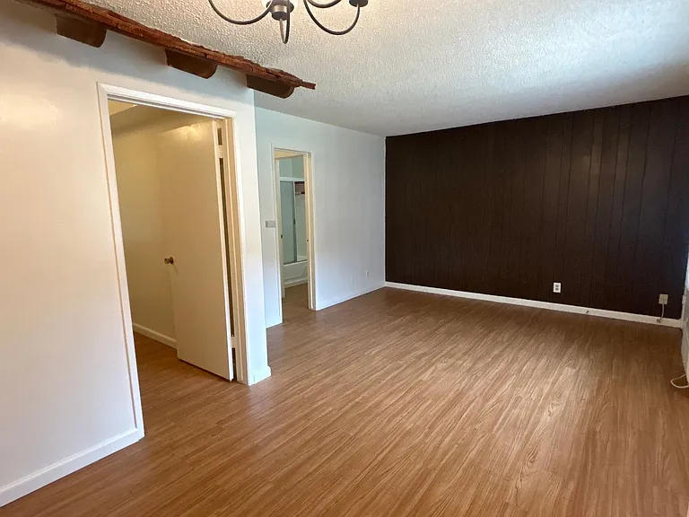 1010 S Atlantic Blvd — Photo 4