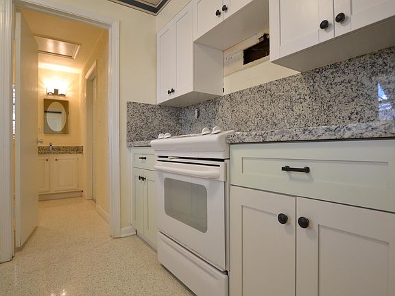 5th image of 211 Sunrise Ave APT 5
