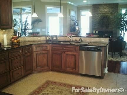 4th image of 811 Hearthstone Dr