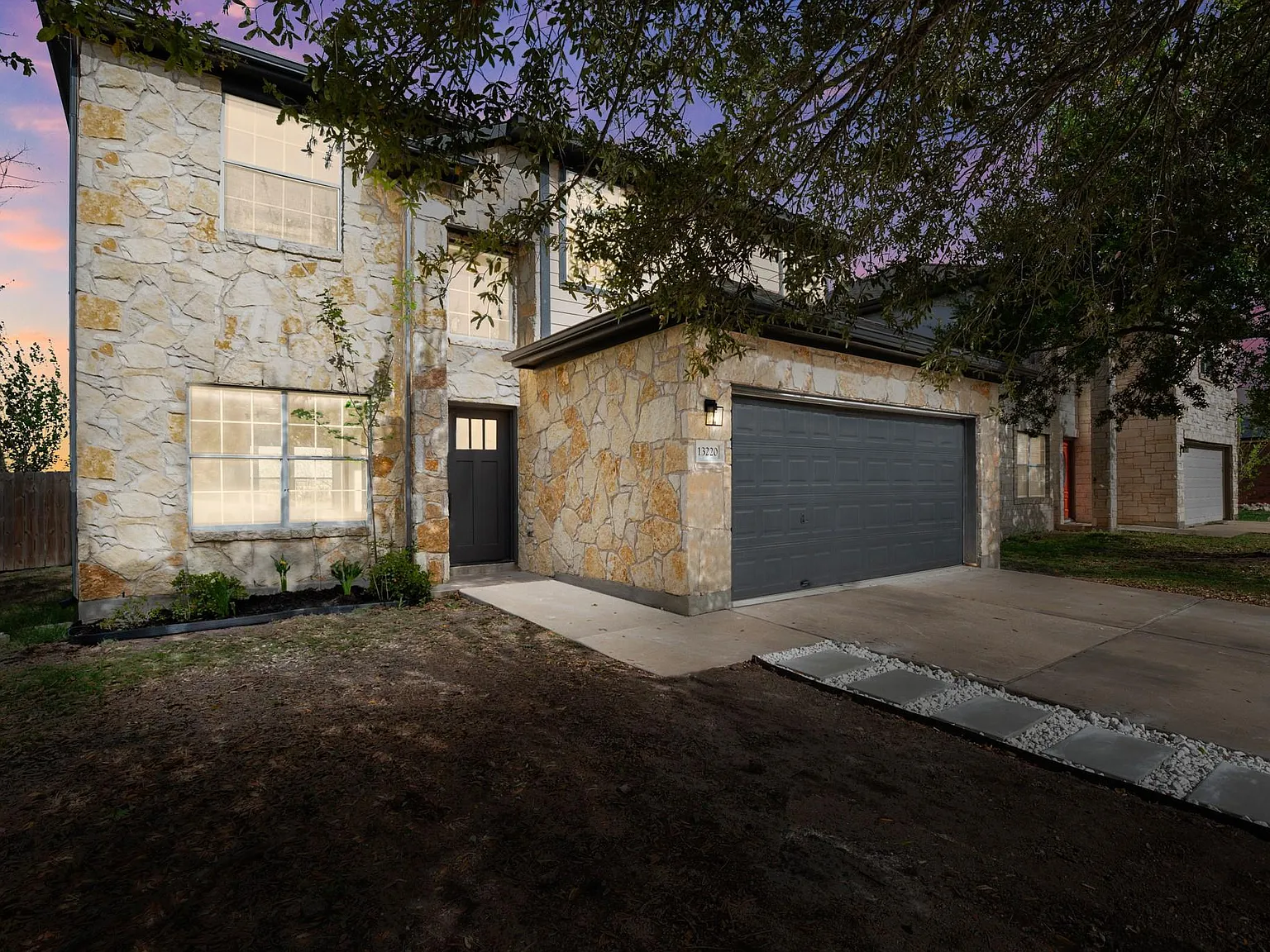 4 bed, 2.5 bath, 2051 sqft, $2,350 — Photo 3