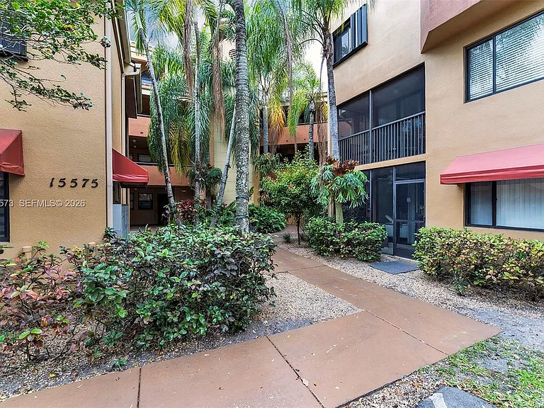 15575 Miami Lakeway N #305 — Photo 22