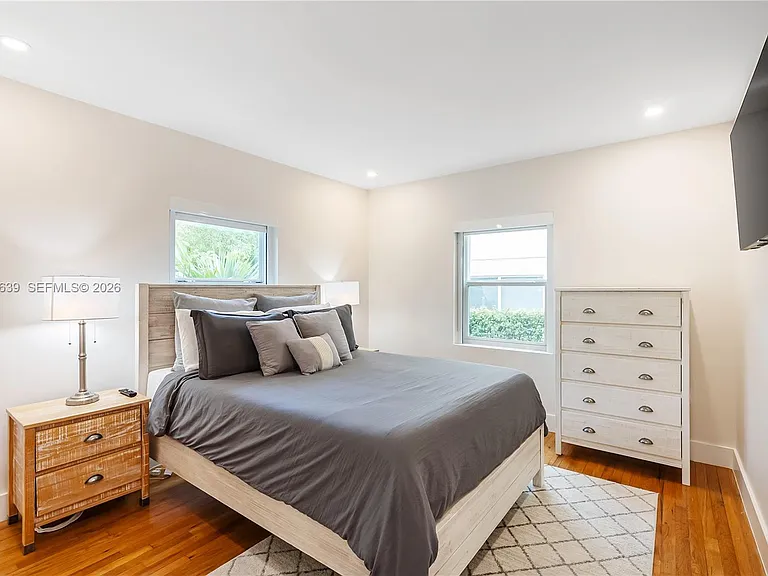 2102 SW 31st Ave — Photo 11