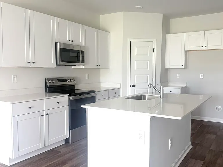 2127 Wild Indigo Cir NW #82 — Photo 3