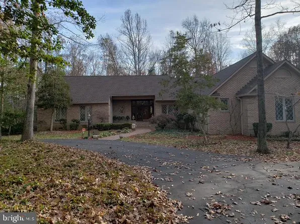14268 S River Rd, Woodford, VA 22580