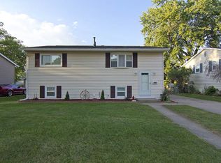 4907 52nd Ave, Moline, IL 61265