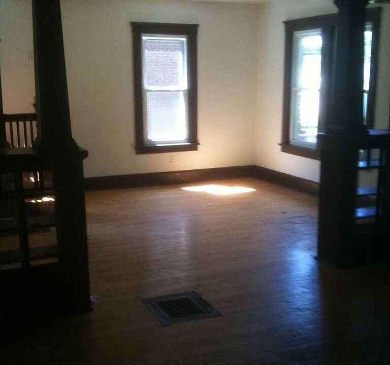 2nd image of 1309 Chestnut St