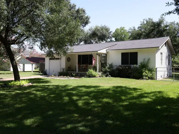 1316 Kathy Ave, Sealy, TX 77474