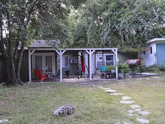 3rd image of 287 W Quill Dr