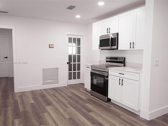 5th image of 2181 SE Alden St