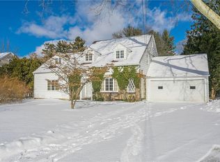 880 Penfield Rd, Rochester, NY 14625