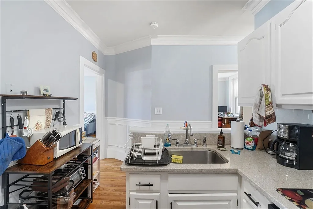 1 bed, 1.0 bath, 750 sqft, $3,600 — Photo 3