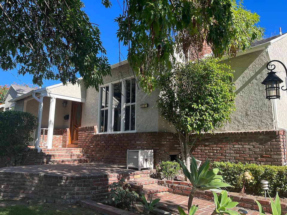 1st image of 2847 Fairmount Ave