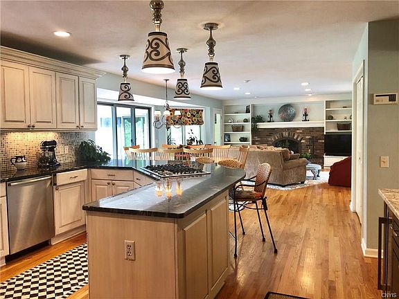 5th image of 5114 Reis Cir