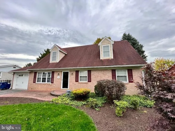 100 Center Ave, Morgantown, PA 19543