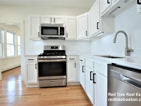 27 Ransom Rd #3, Boston, MA 02135