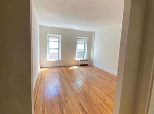 220 E 52nd St #2FF, New York, NY 10022
