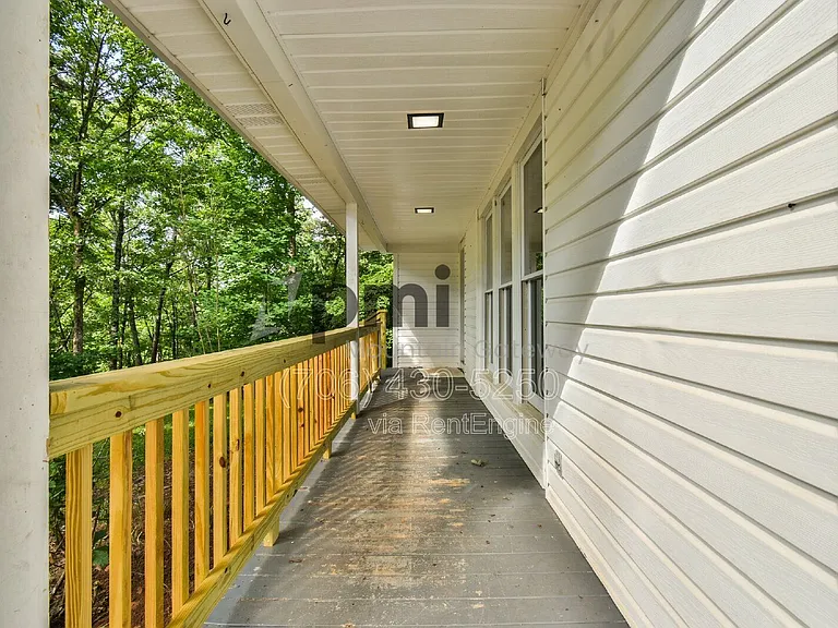 135 Beacon Hill Dr — Photo 30