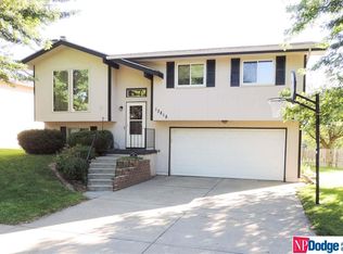 13818 Meadow Ridge Rd, Omaha, NE 68138