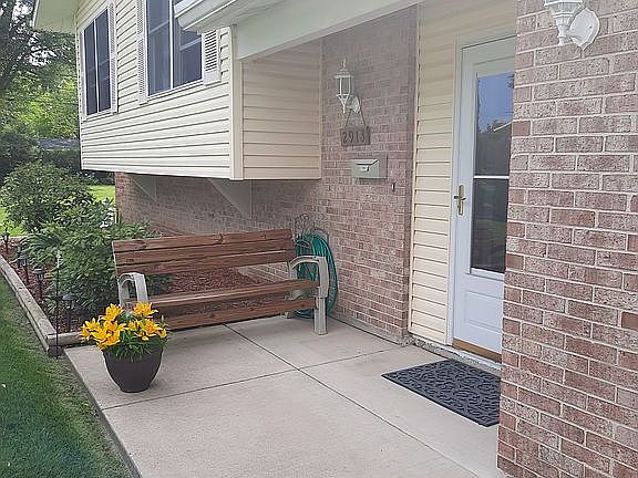 3rd image of 2913 Brentwood Ct