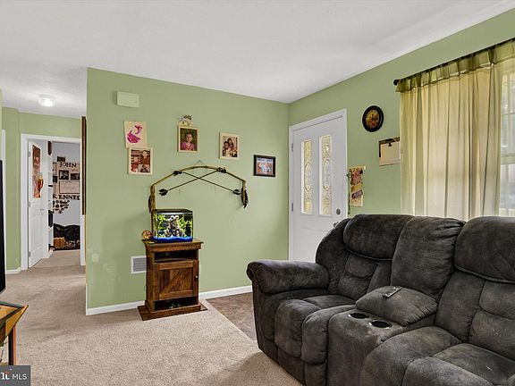 4th image of 1015 Steckbeck St