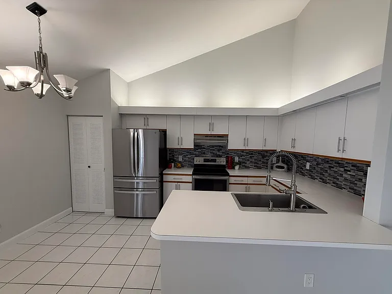 1204 Timberlane Cir #12-D — Photo 5
