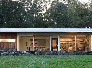 4 Beech Hill Rd, Huntington, NY 11743