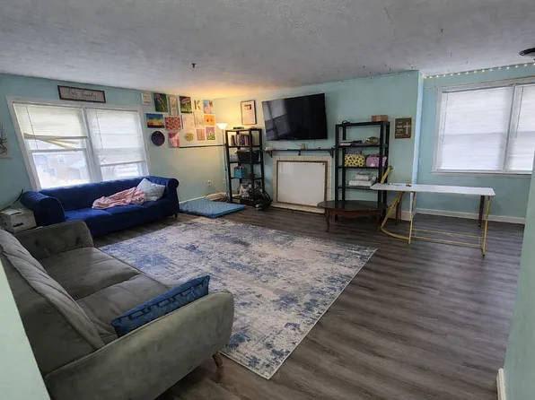 16 Shoalcreek Rd, Hudson, NH 03051