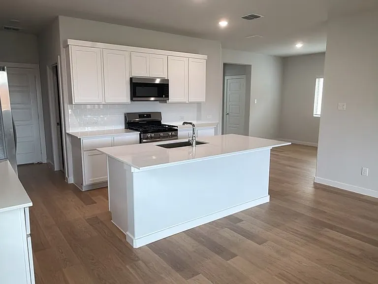 876 Sunflower Rd — Photo 2