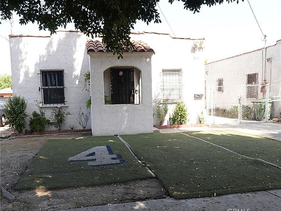 2nd image of 611 W 91st St