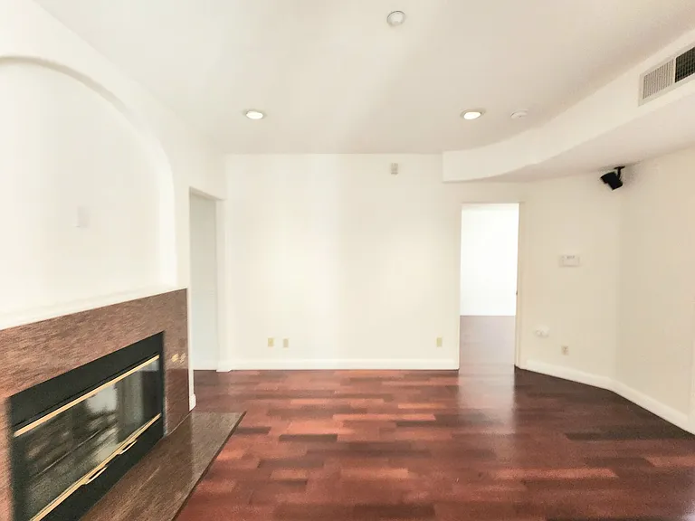 111 E Poplar Ave #105 — Photo 25